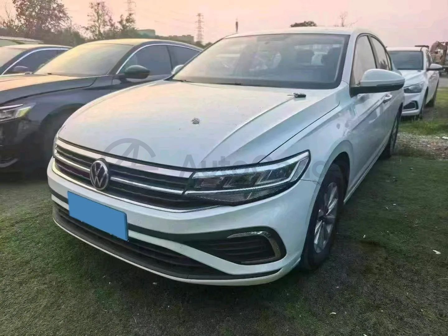 VOLKSWAGEN BORA